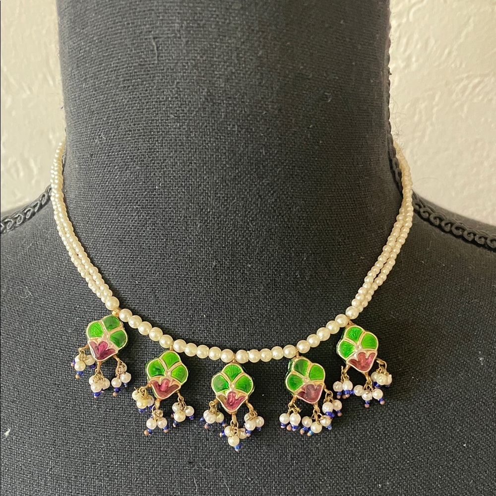 Elegant Pearl and Green Enamel choker Necklace